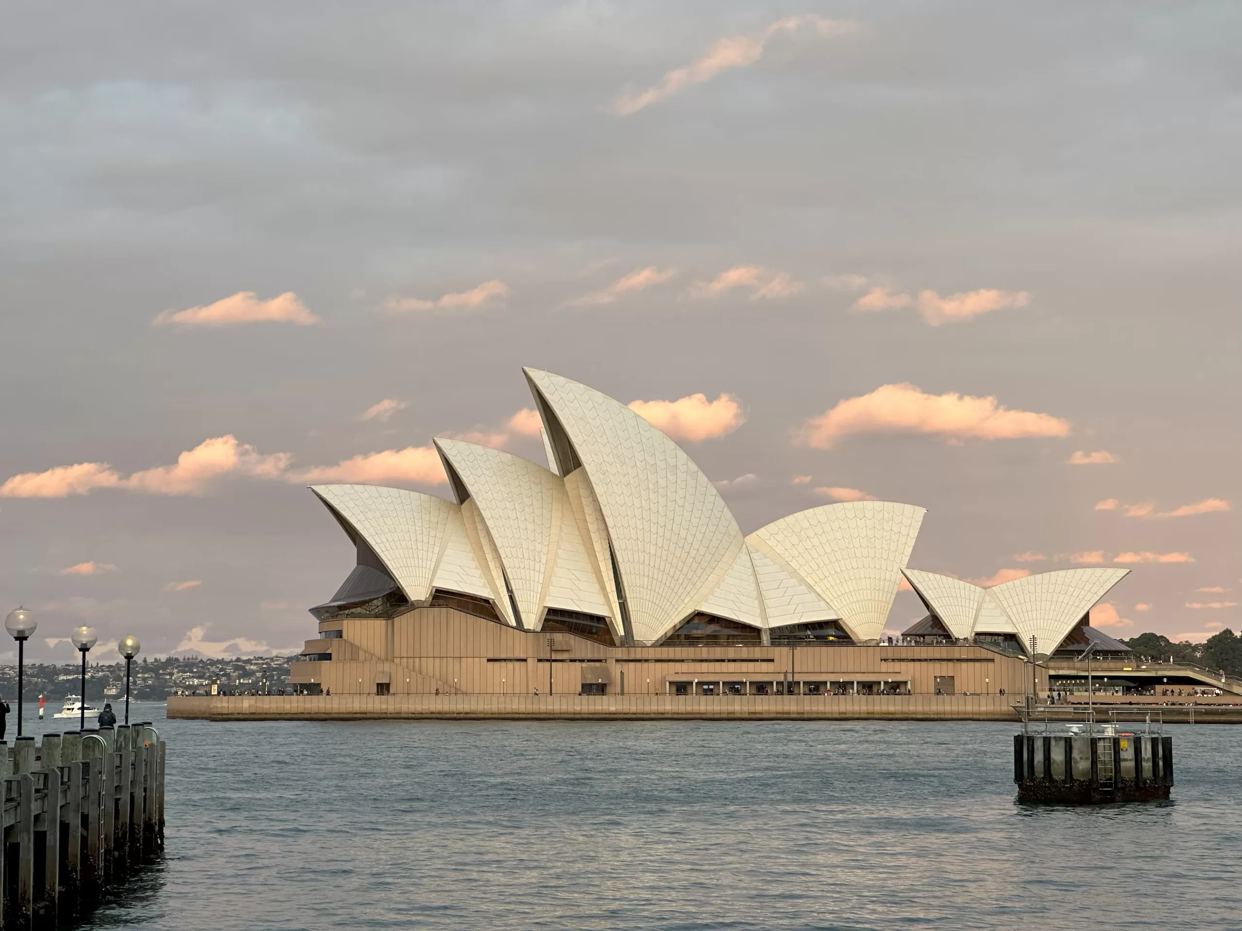 Discover why your startup needs a commercial lawyer to navigate Australia's complex legal landscape, mitigate risks, and drive growth.